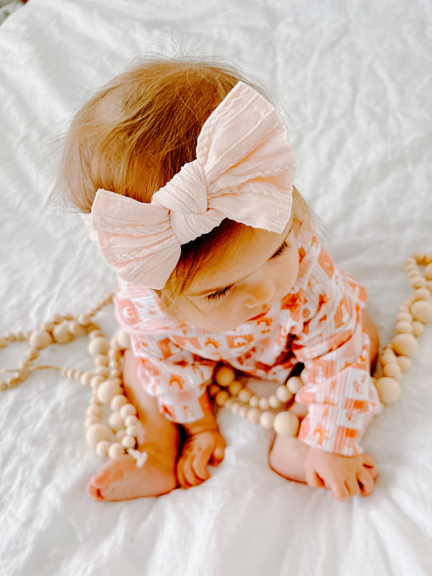 One size fits most knit bow headband